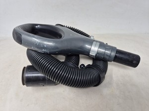 Shark Bodenstaubsauger Ersatzteile Griff + Schlauch funktionstüchtig NV700UKT 31