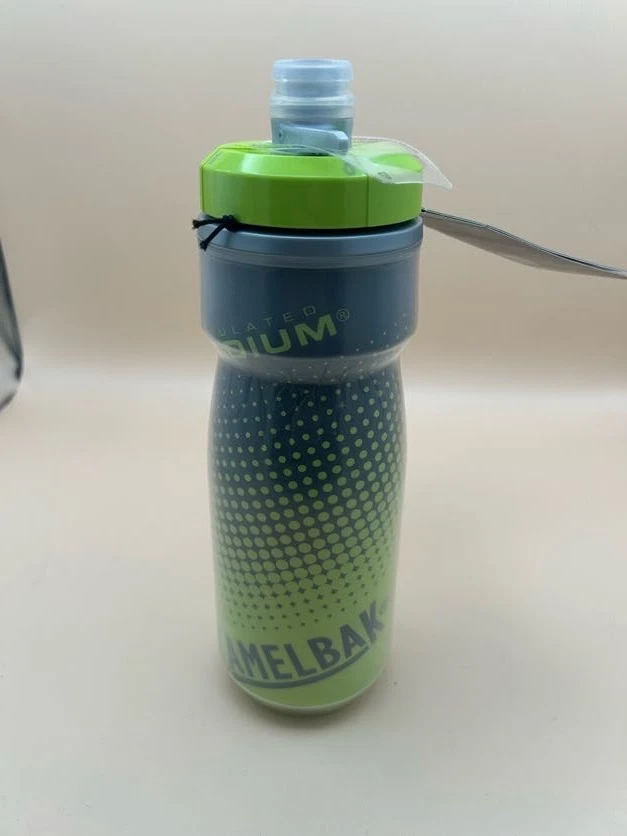 Botella de agua aislada Camelbak Podium Chill, verde y negra, 21 oz - nueva con etiquetas Foto 2 de 4