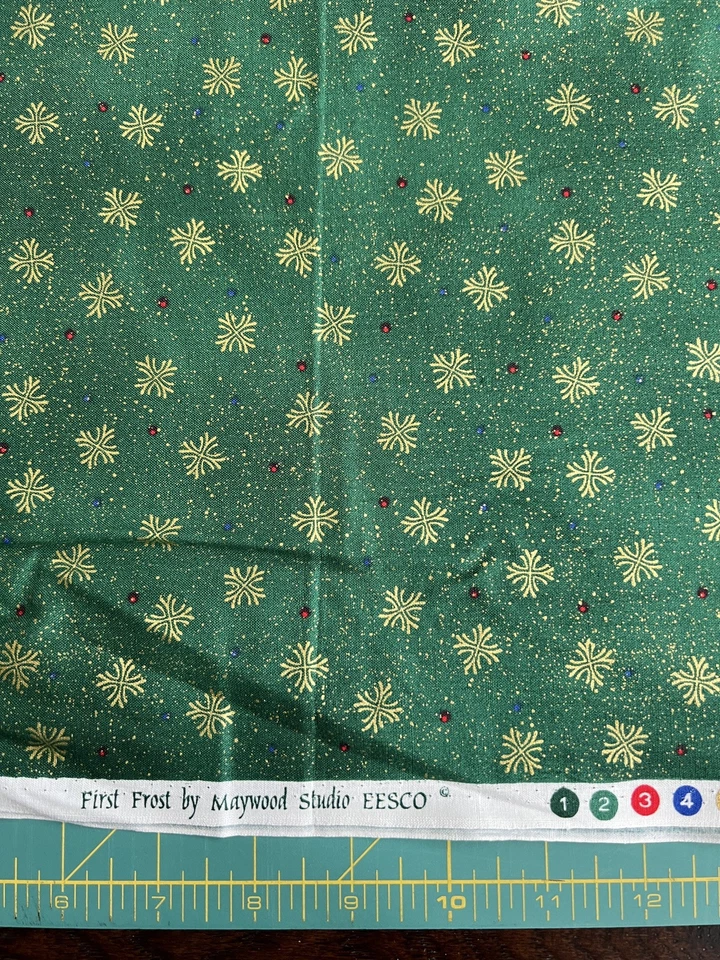 Maywood Studios Fabric Christmas Metallic Gold/Green- Four 1/2 Yards VTG - Image 4 of 4