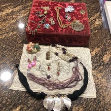 Vintage Wear Craft Earrings Necklaces Brooches Jewelry Lot 14