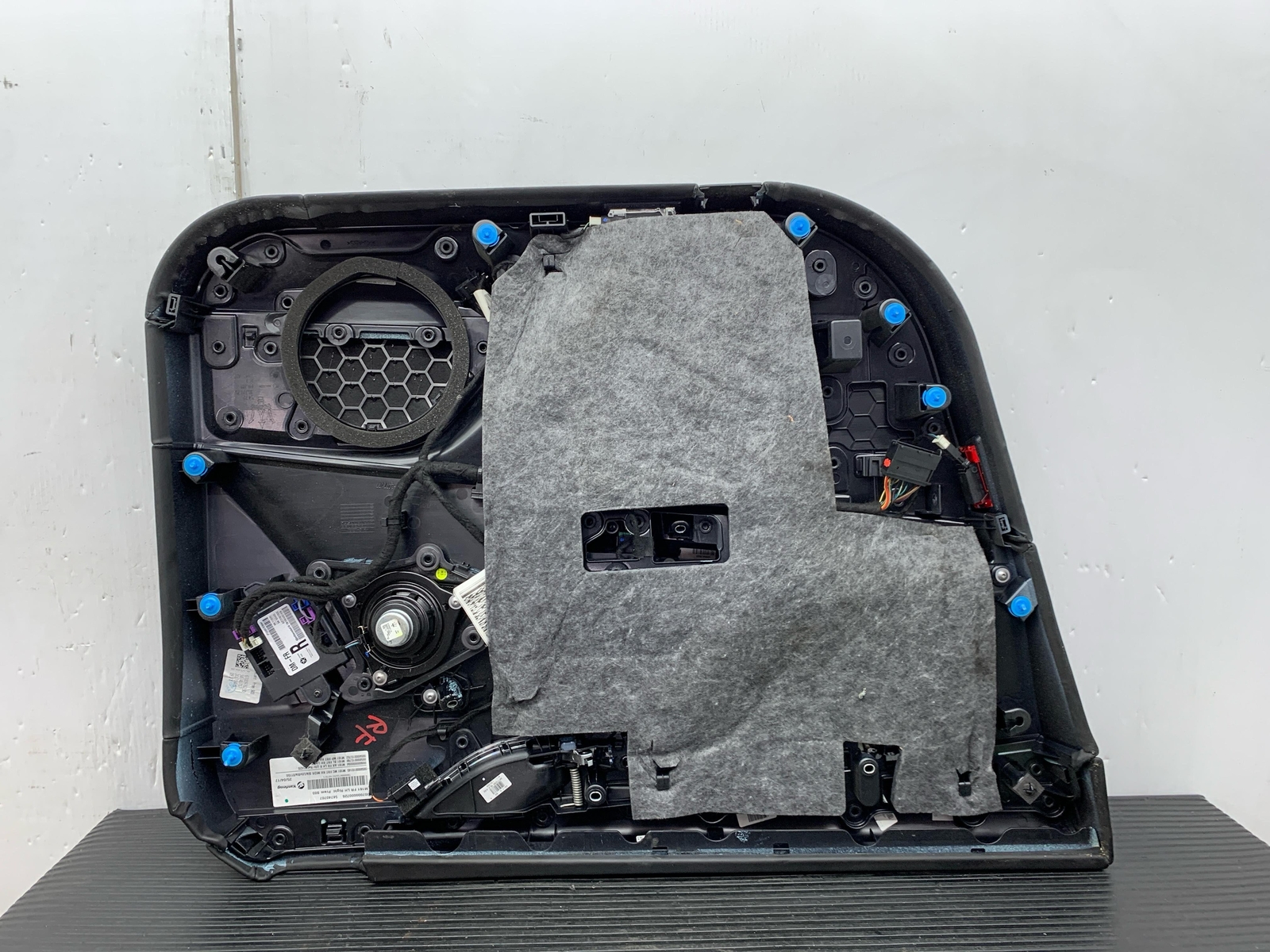 2017 - 2020 MASERATI LEVANTE M161 OEM RIGHT FRONT INNER DOOR TRIM PANEL
