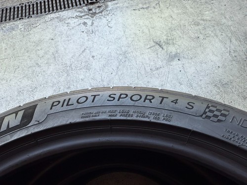Usato: 2 Gomme 325/30R21 108Y XL Michelin Pneumatici Estive 90% residui - Foto 5 di 7