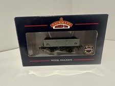Bachmann 37-058  5 Plank  Wagon With Wooden Floor - BR Grey 