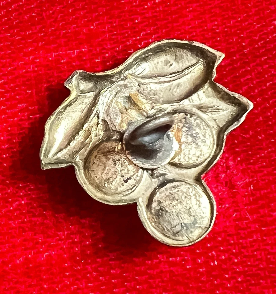 Antique Raised Glass Metal Grape Cluster Button Realistic Green Vintage Fruit - Image 2 of 3