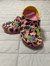 Crocs Pink Leopard Animal Print Clog Shoes with Charms Girls J2 Party Animals