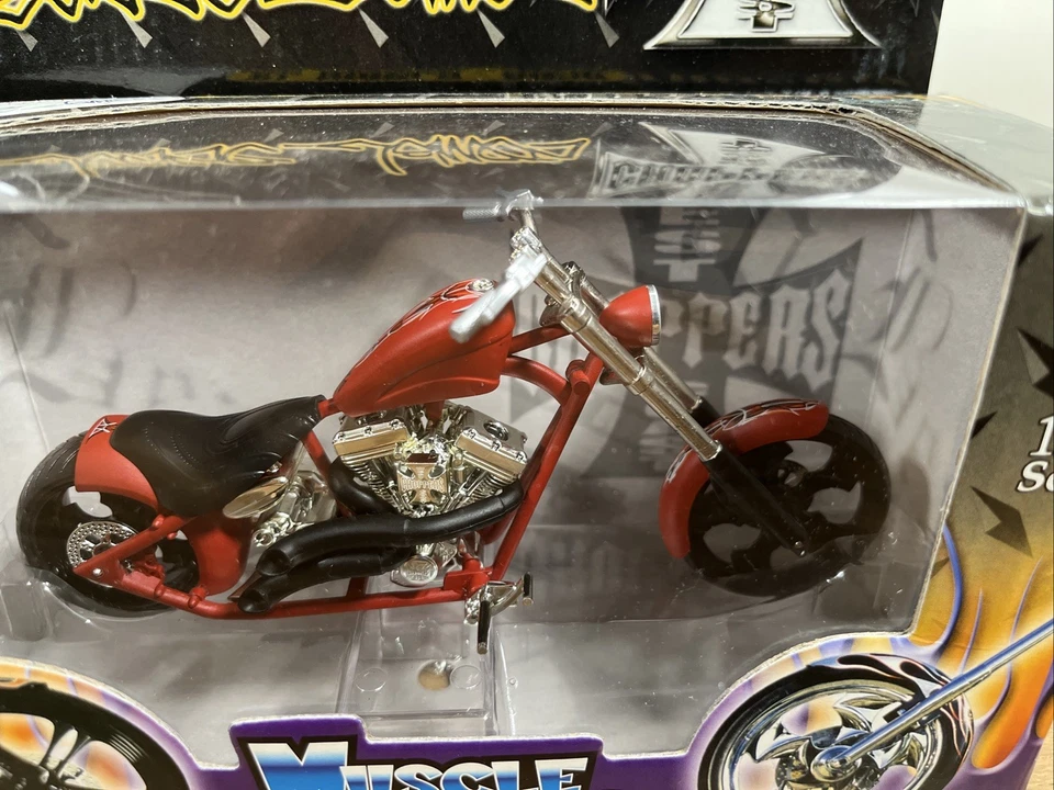 Jesse James West Coast Choppers El Diablo Rigid 1:18 Scale Muscle Machines - Image 2 of 4