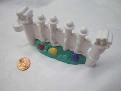 Fisher Price Little People EASTER EGG SPRING HOLIDAY WHITE PICKET FENCE 