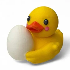 Mom Duck Holding an Egg – 3D-Printed Symbol of Love, Spring & New Life