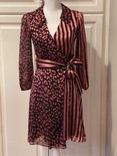 Alice+Olivia Beautiful Knee Length Abigail Wrap Dress Size 0 