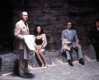 JOAN COLLINS - RICHARD GREENE - 10'' x 8'' Colour Photo TALES FROM THE CRYPT