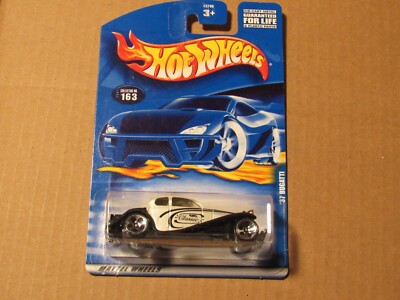Hot Wheels   2001   37 Bugatti   #163   White    New  Sealed