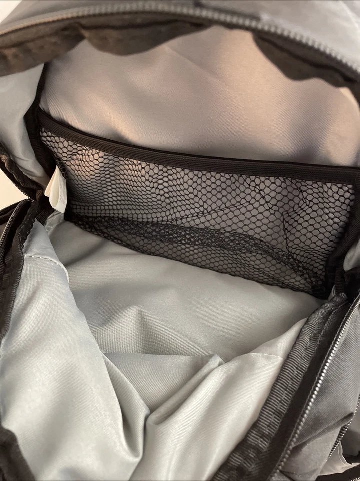 Mochila para cámara Case Logic para DSLR - TBC307 con tubo de lente y bolsillos de almacenamiento Foto 4 de 4