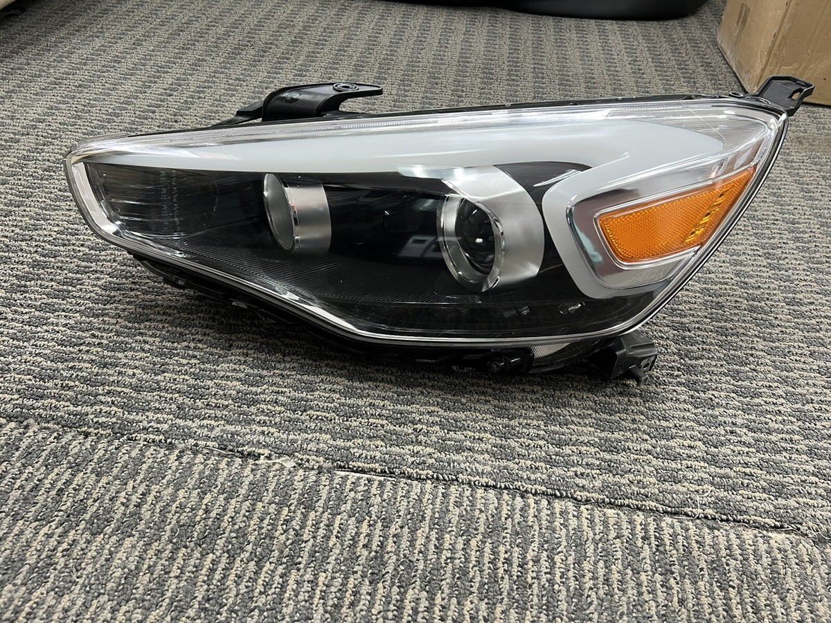 2014 Kia Cadenza Premium Driver Side Headlight Assembly | OE