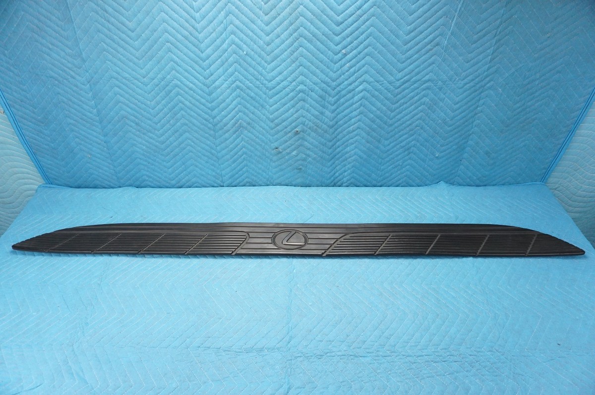 2003-2005 Lexus LX470 Running Board Step Plate Passenger Side
