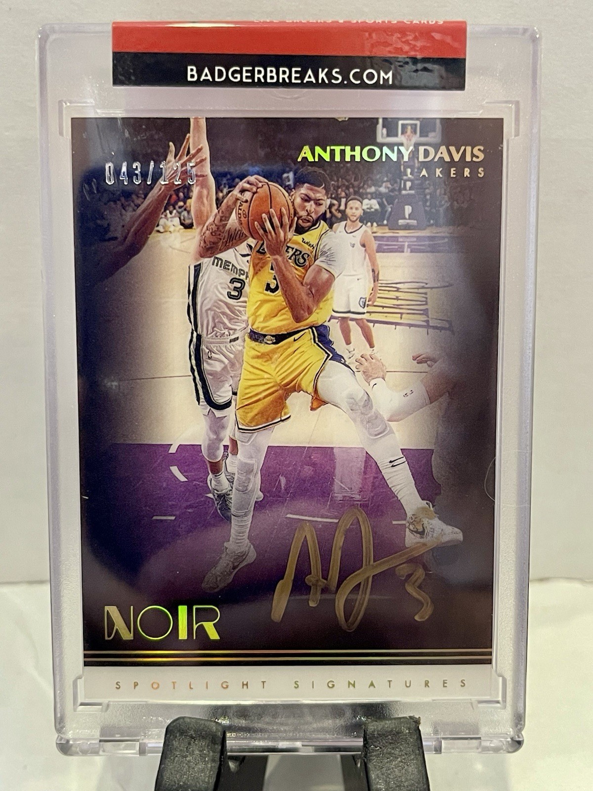 Panini 2019-20 NOIR Spotlight Signatures Anthony Davis On Card Auto /125 Lakers