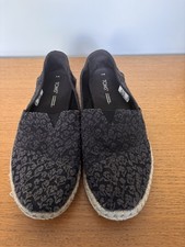 TOMS Alpargata Classic Ladies Black Rope Floral Lace Slip On Shoes UK 7/40 