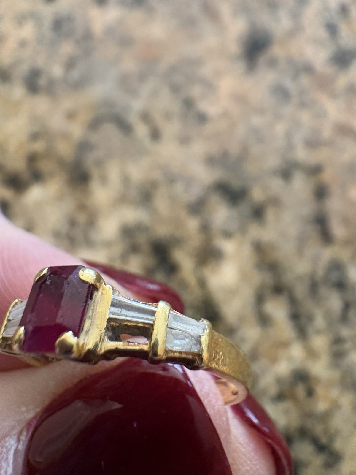 18k GOLD RUBY & DIAMOND RING (MISSING 1 BAGUETTE … - image 8
