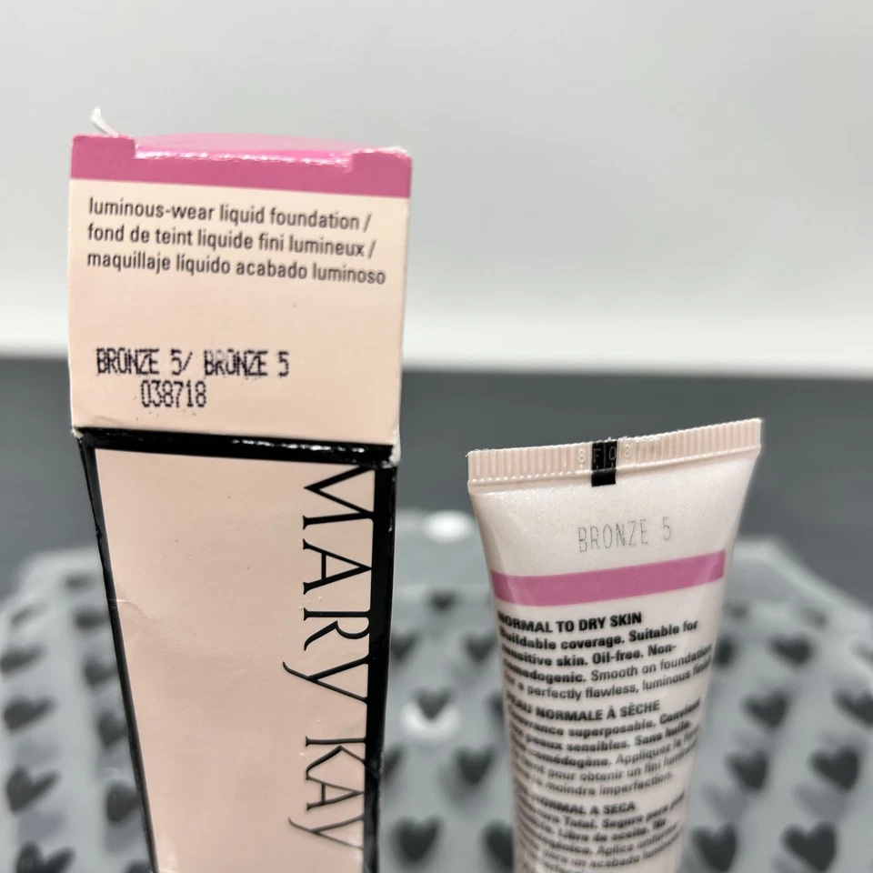 Mary Kay Timewise Luminous Wear Liquid Foundation BRONZE 5 NEW 1 Fl Oz 38718 NOS - Image 2 of 2