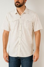 Howler Bros Open Tech Shirt Men's Med Sand Dotted Short Sleeve Pearl Snap Vent