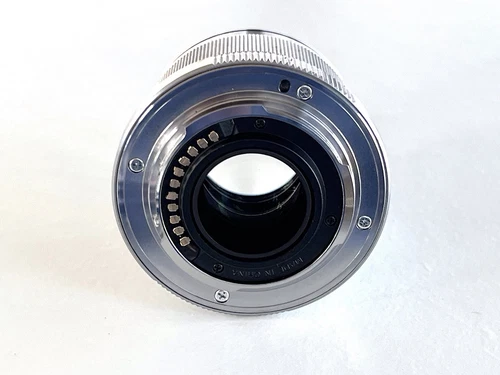 Olympus M.Zuiko Digital ET-M4518 45 mm F/1.8 MSC silber Objektiv mit Zubehör - Bild 3 von 7
