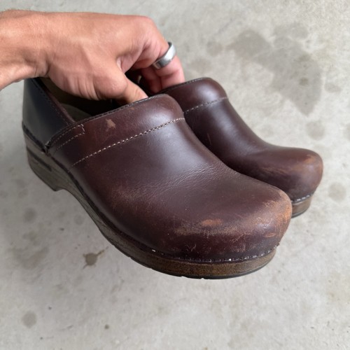 Zuecos cómodos de cuero marrón sin cordones Dansko para mujer talla 9,5 EE. UU. 40 UE ancho - Imagen 3 de 11