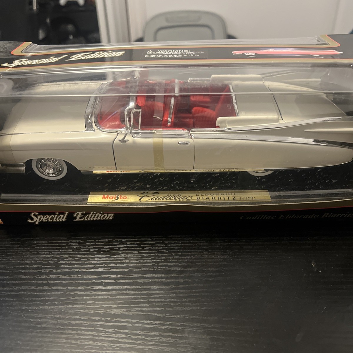 ミニカー Maisto Cadillac Eldorado Biarritz 1/18 White 1959 Cadillac Eldorado Biarritz 1:18 Scale Model Car By