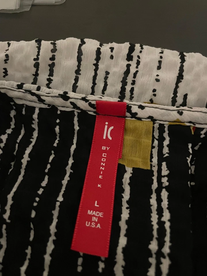 Camisa IC by Connie K Feminina Grande Preta Branca Túnica Abstrata Zíper Bolso Fabricada nos EUA - Imagem 3 de 4