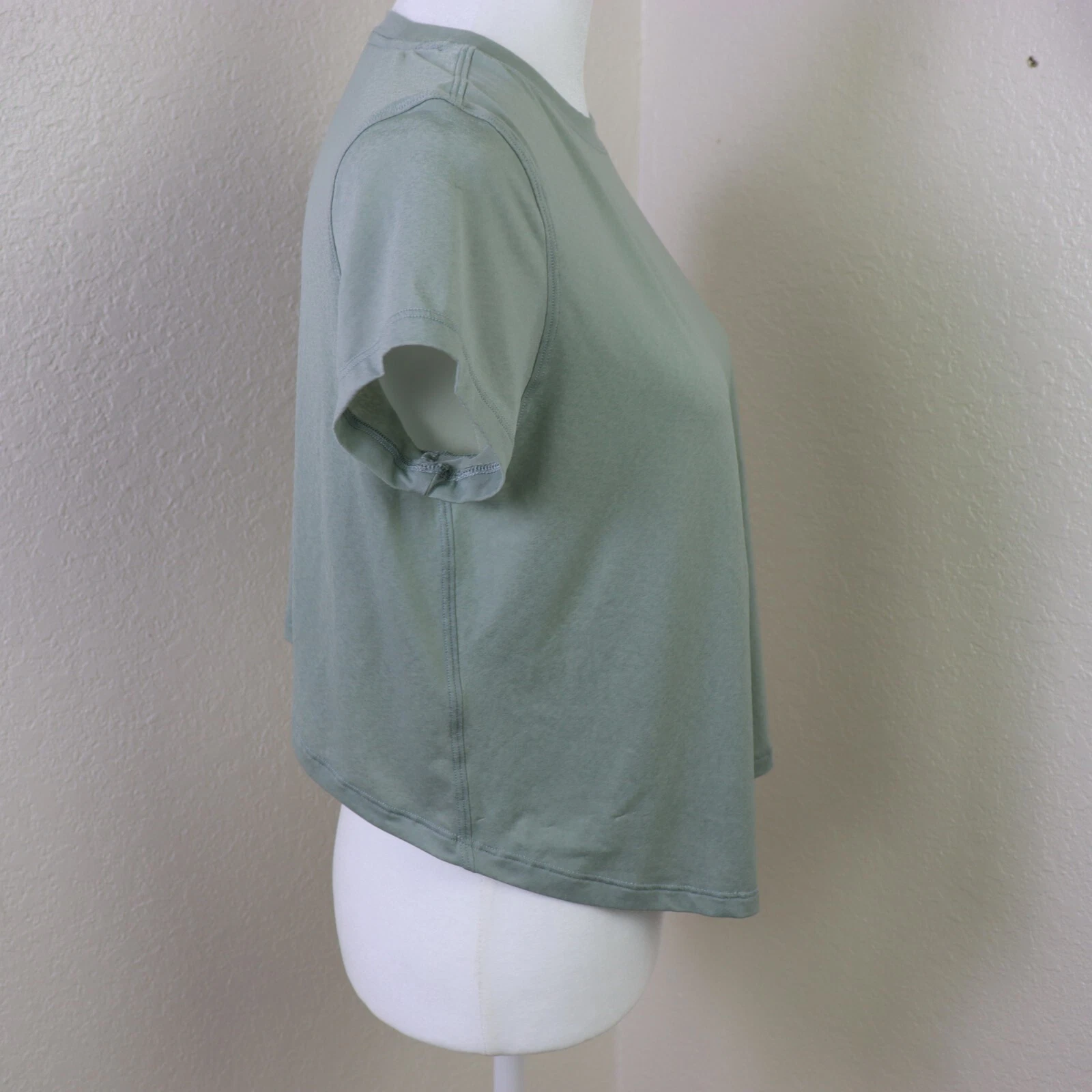 lululemon lightweight training short sleeve athletic shirt