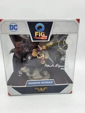 NIB WONDER WOMAN Q-FIG MAX Quantum Mechanix SDCC Exclusive Figure SIGNED Hawk DC