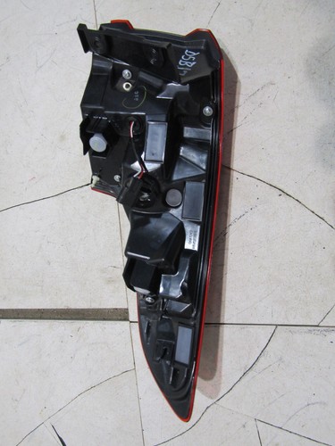 17-21 NISSAN QASHQAI J11 RIGHT DRIVER SIDE TAIL LIGHT GENUINE 220-19009 RF D5B17 - Picture 4 of 9