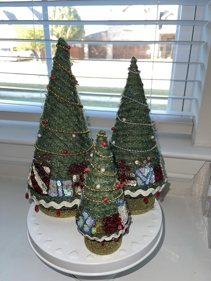 Juego vintage de 3 árboles de Navidad de tela con lentejuelas Foto 3 de 4