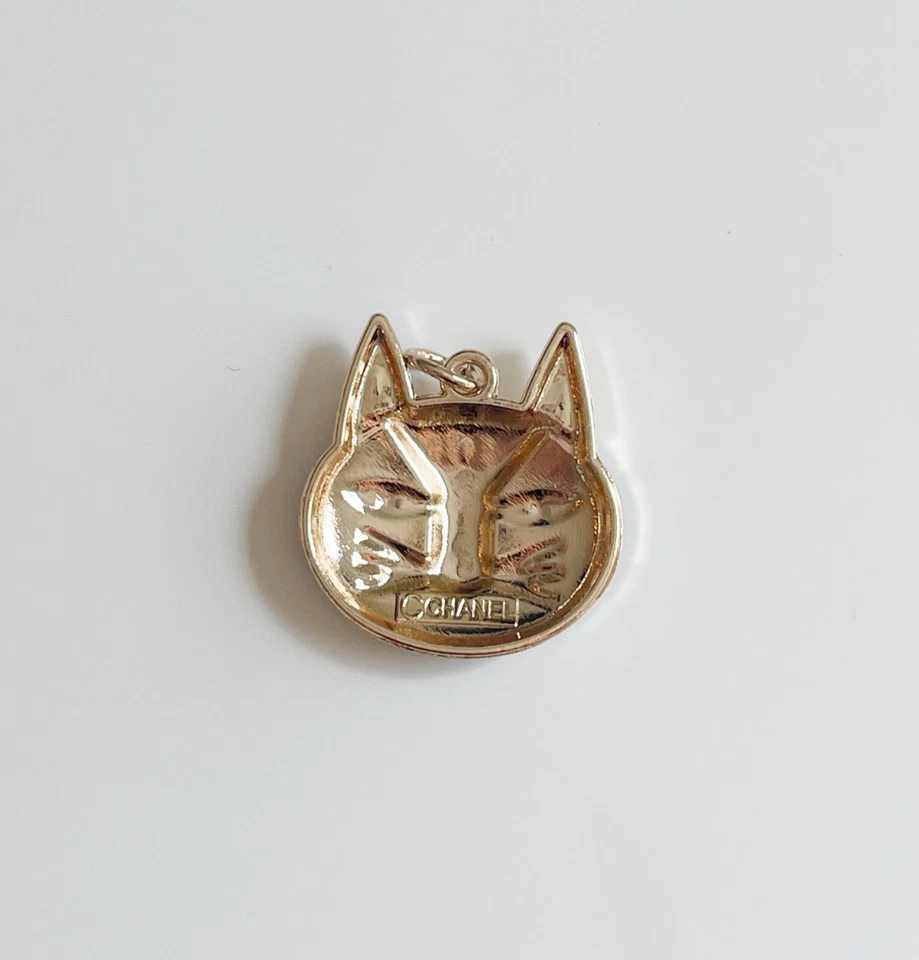 CC White Cat | 1 pieza Foto 2 de 2