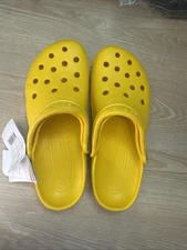 Crocs Classic Waterproof Lemon Yellow Clogs Men's Size 9 / Women's Size 11