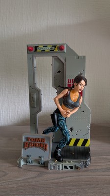 Lara Croft Area 51 Figur