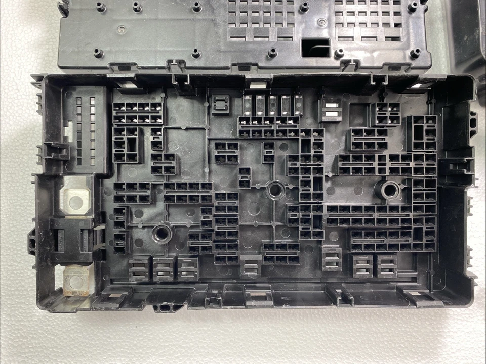 Chevrolet Express GMC Savana 2008-2009 furgoneta motor caja de fusibles gasolina 25888289/25888290 Foto 4 de 4