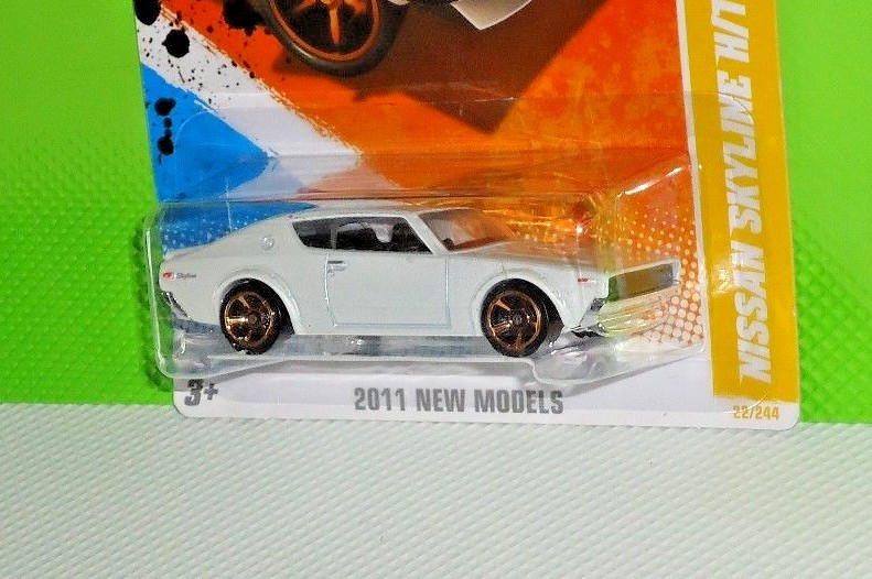 ミニカー Nissan Skyline GT-R HotWheels Amazon.com: Hot Wheels Nissan Skyline HT 2000GT-X, J-Imports