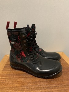 bogs sidney lace boots