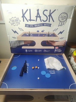 Klask Magnetic Skill Brettspiel - Originalverpackt und vollständig