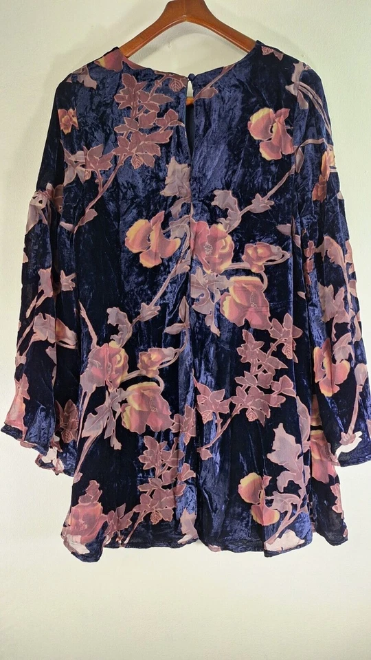 LOVERICHE Velvet Burnout Tunic Top Sz M Dark Floral Boho Western Fairy Grunge - Image 2 of 4