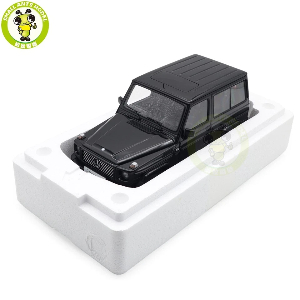 1/18 Mercedes Benz G CLASS G500 1998 SWB Autoart 76111 Black Diecast Model Car - Image 3 of 4