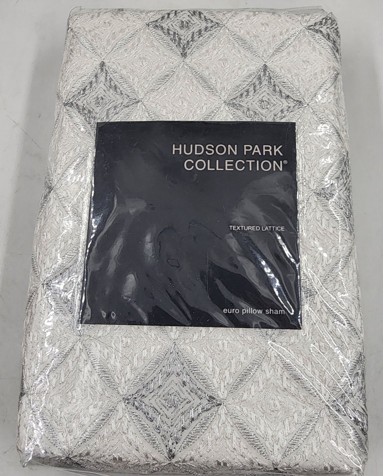Наволочка Hudson Park Collection с текстурированной решеткой Euro Pillow Sham 26 дюймов x 26 дюймов белого цвета на молнии ~