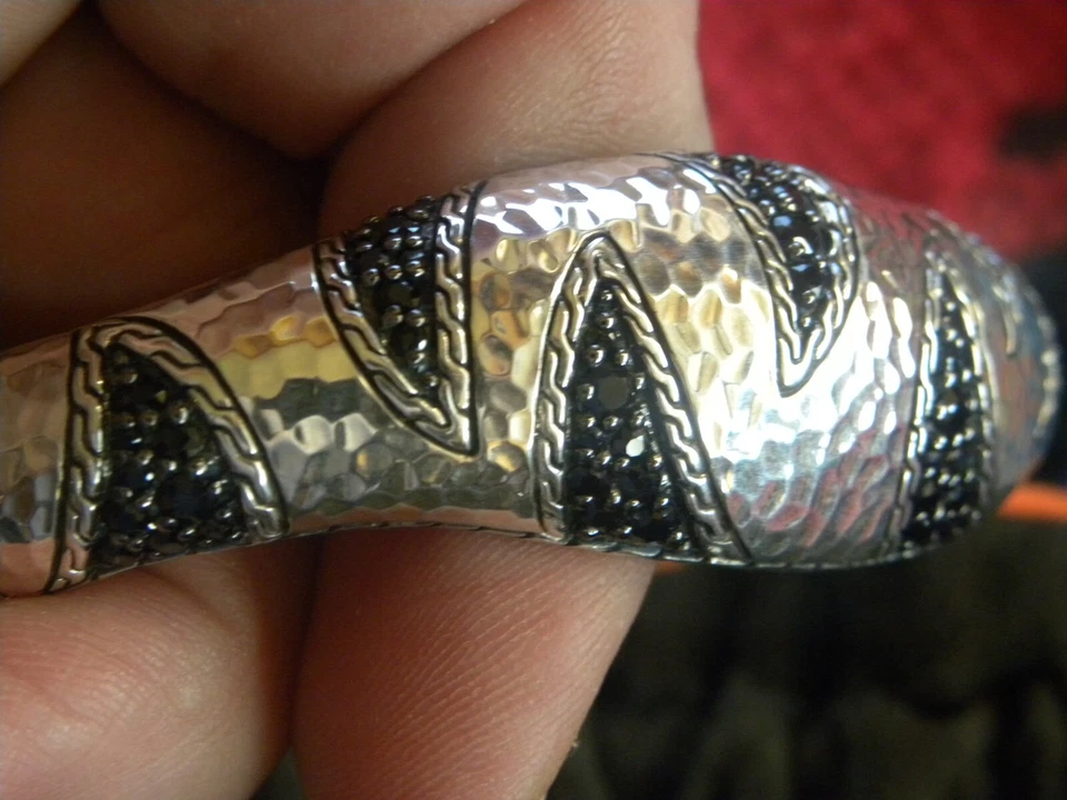 Brazalete brazalete de zafiro negro martillado de plata esterlina 7" JOHN HARDY Palu Macan Foto 3 de 4
