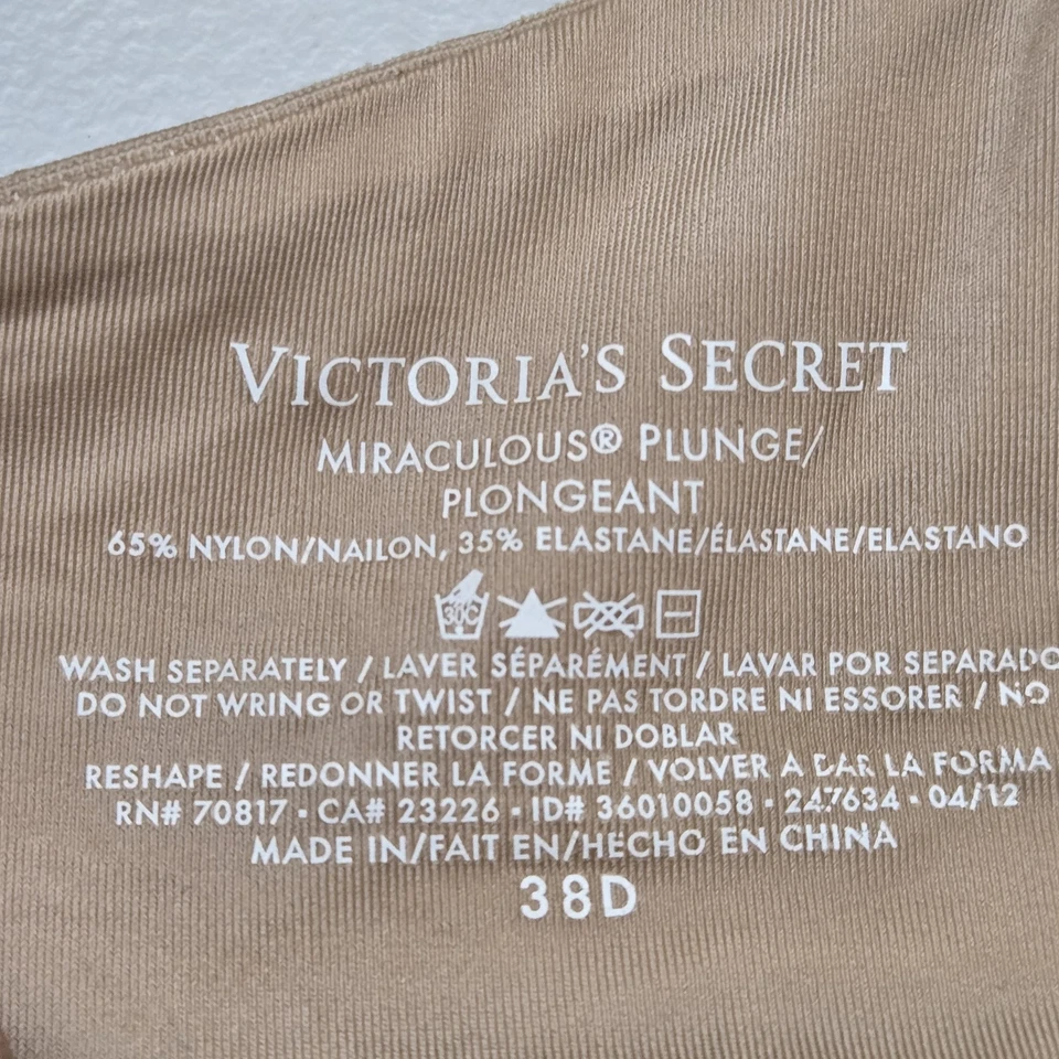 Sujetador para mujer Victoria's Secret 38D beige milagroso inmersión push up con aros Foto 4 de 4