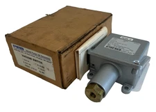 NEW PIAB EVS-100 VACUUM SWITH 31.16.041 EVS100