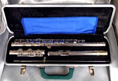 Vintage 1969 SELMER Bundy Silver Flute w/Original Case - VERY GOOD CONDITION
