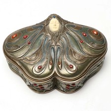 Vintage Art Nouveau Butterfly Face Jewelry Tr...