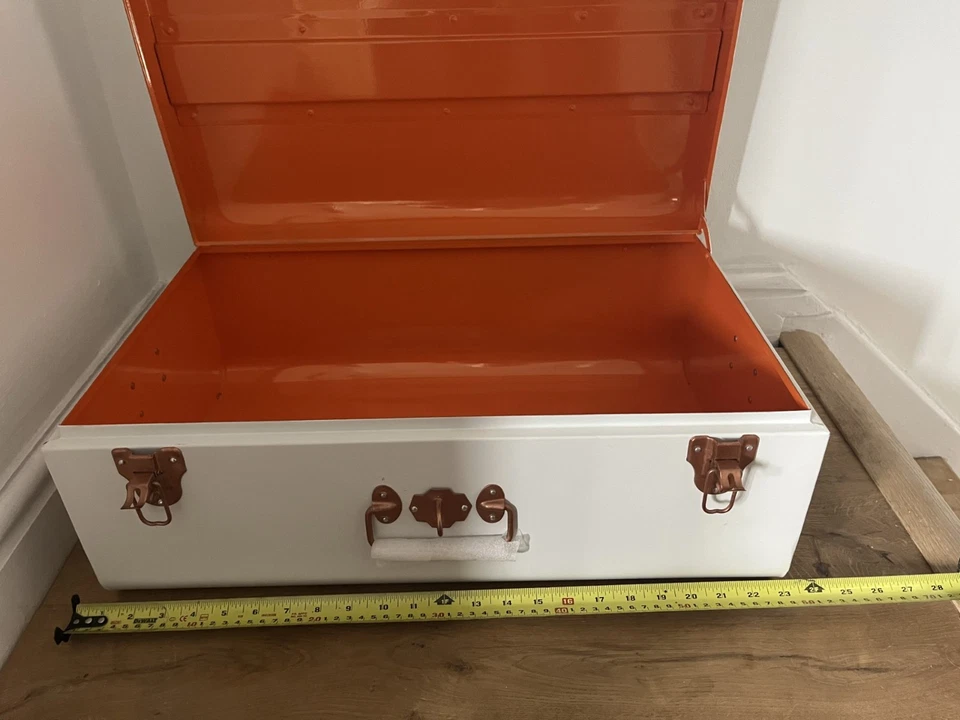 Baúl Habitat de metal blanco nuevo sin etiquetas Foto 3 de 4