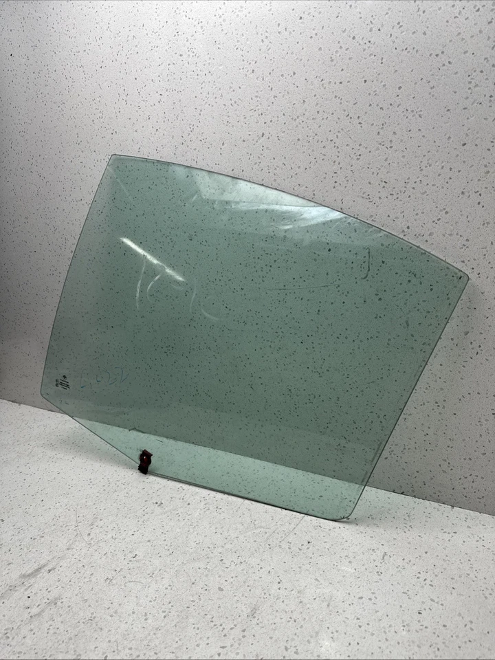 06-12 BMW 335i 325i 228i 330i LH Esquina Trasera Derecha Cuarto Ventana OEM 43R-001582 Foto 3 de 4