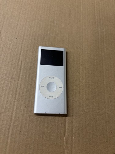 Apple iPod Nano 2nd Generation A1199 2gb Silver  Bad Battery Works On Charger