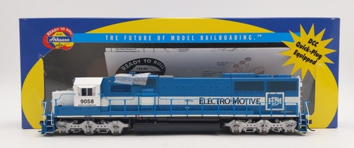 Locomotora diésel Athearn 91663 escala HO SD-60 Oakway #9058 LN/caja | Condition: Used